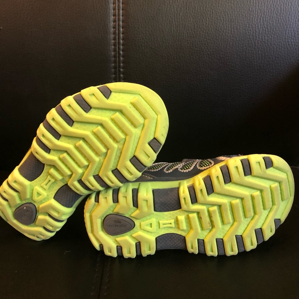 Toddler Stride Rite Shoes - Picture 2 of 3